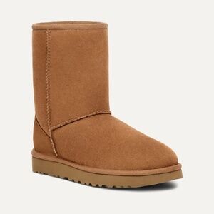 NEW Women's Classic Short II UGG Boots in Chestnut Size 8